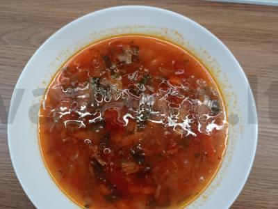 Kalakutų barščiai su daržovėmis ir prieskoniais pagrindine nuotrauka