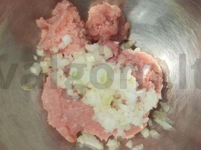 Kiaulienos lyulya-kebabas su baziliku Žingsnis 1