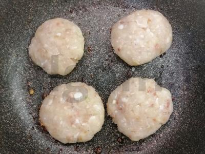 Pangasiuso ir menkės kotletai Žingsnis 2