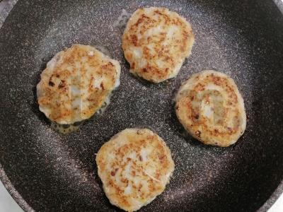 Pangasiuso ir menkės kotletai Žingsnis 3