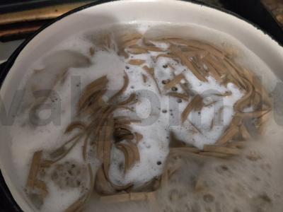 Grikių makaronai su pievagrybiais ir antis mėsos kukuliais Žingsnis 10