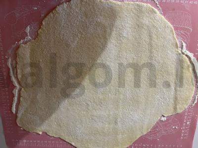 Krisčiai varškės sausainiai „Rulėliai“ Žingsnis 7