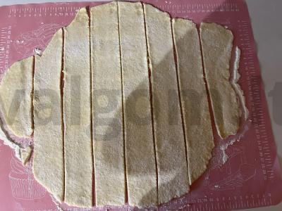 Krisčiai varškės sausainiai „Rulėliai“ Žingsnis 8