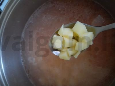 Borsčas su kiauliena pietums Žingsnis 8