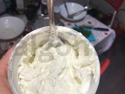 Varškės sūris iš kefyro pagrindine nuotrauka