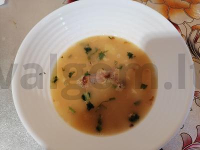 Žirnių sriuba su šonkauliais pagrindine nuotrauka