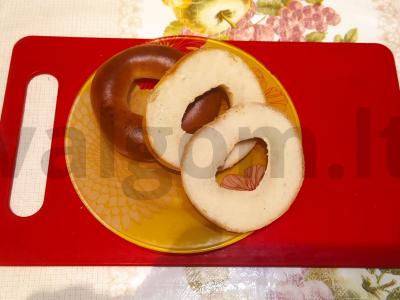 Bandelė su agurkais ir sūriu Žingsnis 1