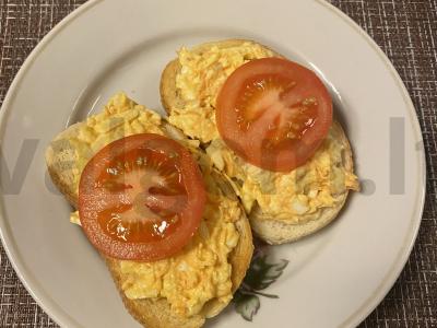 Skanūs paprasti sumuštiniai pagrindine nuotrauka