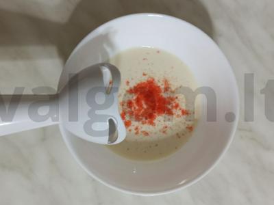 Namų padažas iš rauginto pieno Žingsnis 1