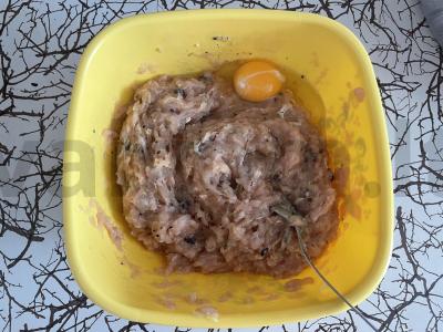 Vištienos kotletai su bulvėmis džiuvėsėliuose Žingsnis 4