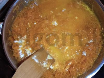 Pangasius morkų padaže Žingsnis 2