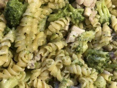 Brokoliai su vištiena pagrindine nuotrauka