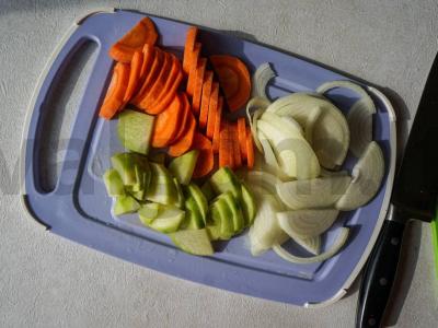 Jautiena su daržovėmis ir makaronais Žingsnis 2