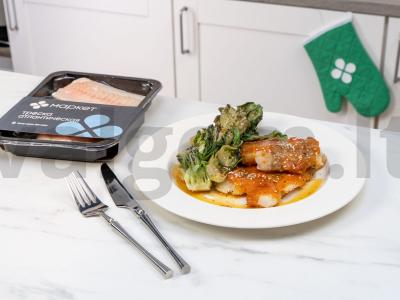 Menkių filė su švelniu miso padažu ir bok choy kopūstu pagrindine nuotrauka