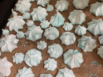 Lengvi mini beze saldumynų mėgėjams pagrindine nuotrauka