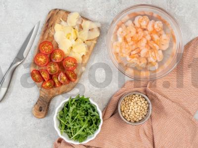 Salotas su rukola, krevetėmis ir parmezanu Žingsnis 1