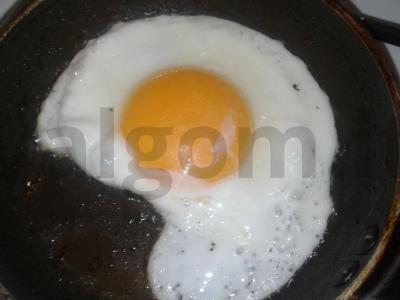 Sumuštinis su kiaušiniu ir šprotais Žingsnis 1