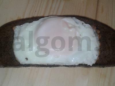 Sumuštinis su kiaušiniu ir šprotais Žingsnis 2