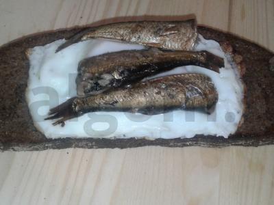 Sumuštinis su kiaušiniu ir šprotais Žingsnis 3