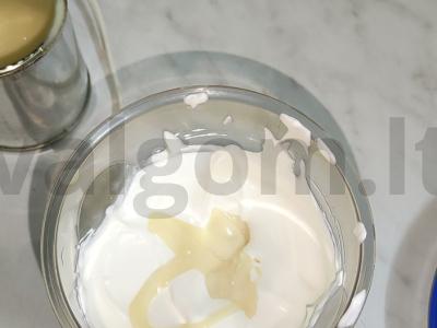 Namų plombyras iš grietinėlės su kondensuotu pienu Žingsnis 2