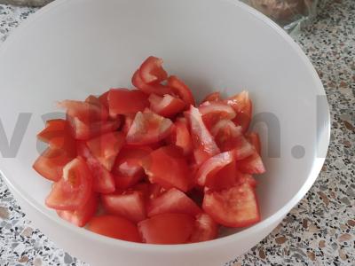 Pupelių, kiaušinio ir rūkytos vištienos salotas Žingsnis 1