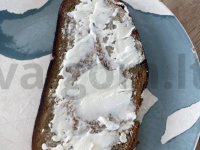 Brusketa su kiaušiniu ir pomidorais Žingsnis 3