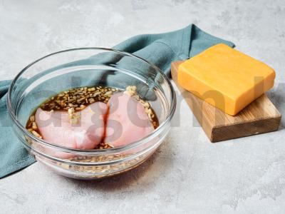 Marinuota kalakutienos filė ananasų sultyse Žingsnis 1