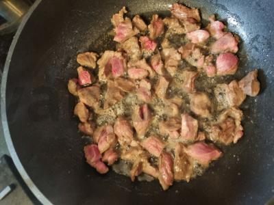 Makaronai su kiauliena Žingsnis 1