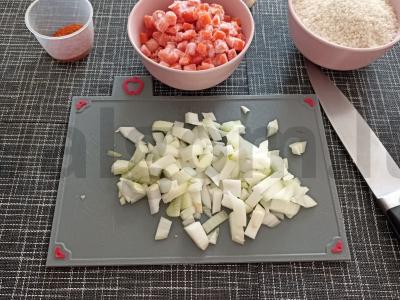 Paprastas receptas plovui lėtoje viryklėje Žingsnis 1