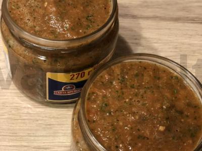 Keptų daržovių adžika pagrindine nuotrauka