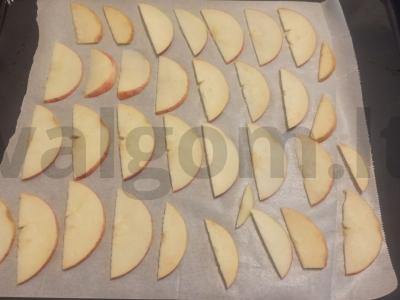 Naudingos obuolių traškučiai orkaitėje Žingsnis 1