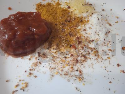 Kiaulienos šonkauliukai marinate iš pomidorų padažo su karčiu, kepti su bulvėmis ir pievagrybiais Žingsnis 1