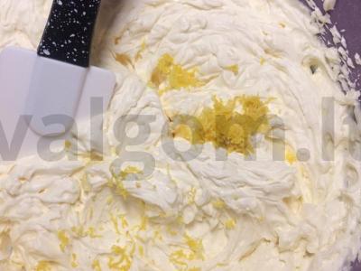 Biskvitinis tortas su citrinos kremu Žingsnis 4