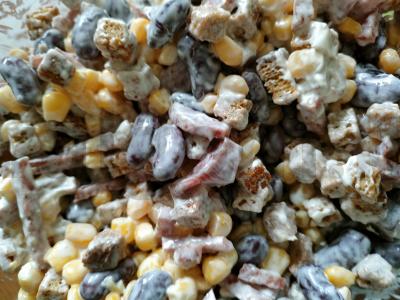 Salotas „Geologinis“ su rūkytomis dešromis ir raudonaisiais pupelėmis Žingsnis 4