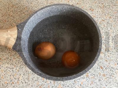 Salotas „Greta“ su krabų mėsa ir kalakutiena Žingsnis 1