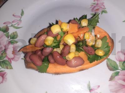 Saldus bulvės, įdarytos pupelėmis ir kukurūzais Žingsnis 3