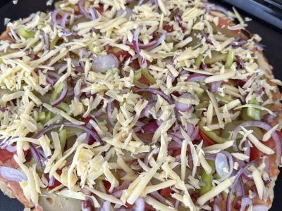 Pica „Labas rytas“ su dešra ir raudonuoju svogūnu Žingsnis 6