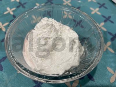 Desertas su plakta grietinėle, sausainiais ir vaisiais Žingsnis 3