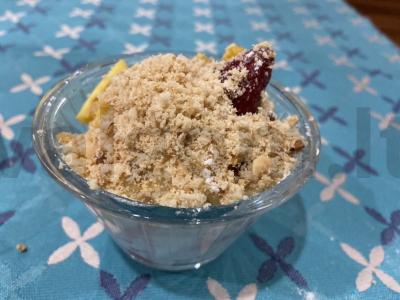 Desertas su plakta grietinėle, sausainiais ir vaisiais Žingsnis 7