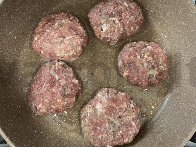 Kvapnūs jautienos kotletai Žingsnis 3