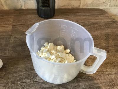 Varškės keksiukai su razinomis labai skanūs Žingsnis 1