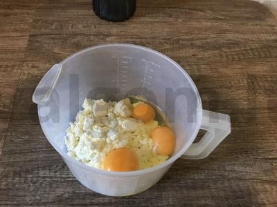 Varškės keksiukai su razinomis labai skanūs Žingsnis 2