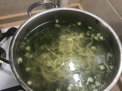 Vaikų sriuba su makaronais pagrindine nuotrauka