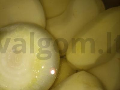 Žirnių sriuba su rūkytais mėsos produktais Žingsnis 3