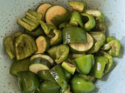 Kalakutiena, kepta su paprikomis ir cukinijomis Žingsnis 4