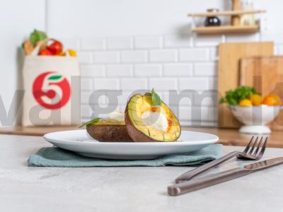 Avokadas su varškės sūriu pagrindine nuotrauka