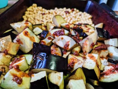 Vasaros salotos su baklažanais ir avinžirniais Žingsnis 3