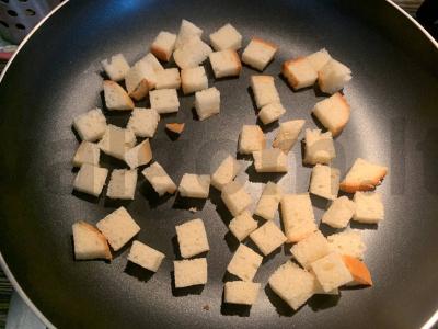 Salotas su originaliu Cezario padažu Žingsnis 3