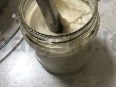 Namų majonezas salotoms ir padažams pagrindine nuotrauka