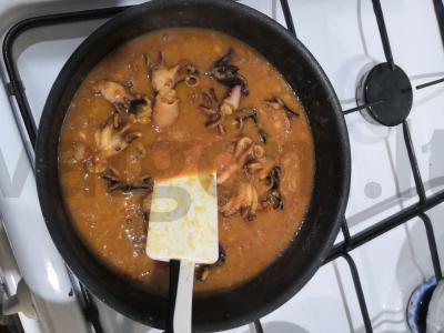 Makaronai su aštuonkojais pomidorų padaže Žingsnis 3